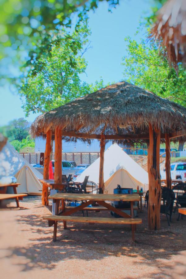 ניו בראונפלס Son'S Guadalupe Glamping Tents - Adorable Riverside Glamping Tents Perfect A Family Getaway! מראה חיצוני תמונה